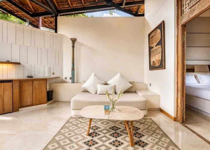 Stylish 1br With Pool, 800m To