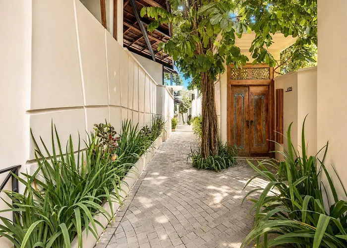 Stylish 1br With Pool, 800m To Villa *